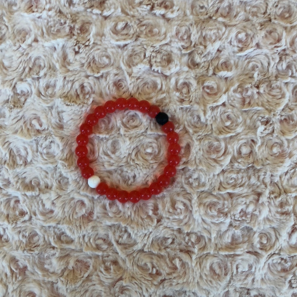 Red lokai